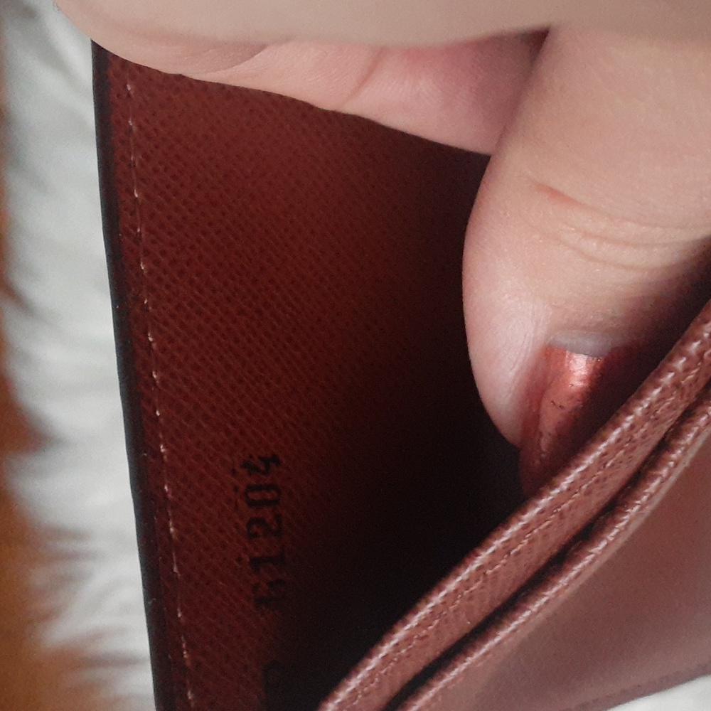 Louis Vuitton Iconic Brown Monogram Wallet w/Box & Dust Bag - Picture 6 of 15